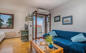 Amazing Apartment In Krk With Kitchen